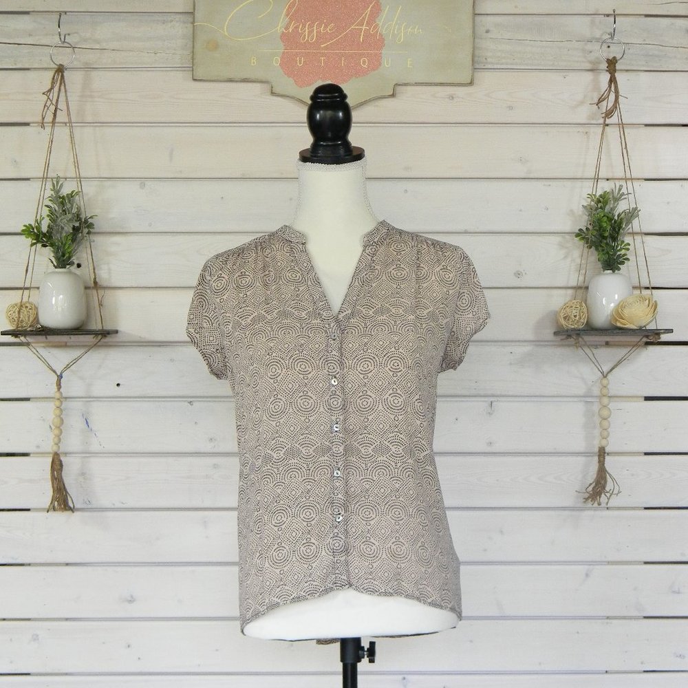 H&M Women Brown Short Sleeve Button-Down Shirt Size 4